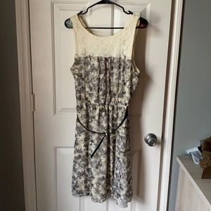 Gray and Cream Floral Dress with Lace Detail
